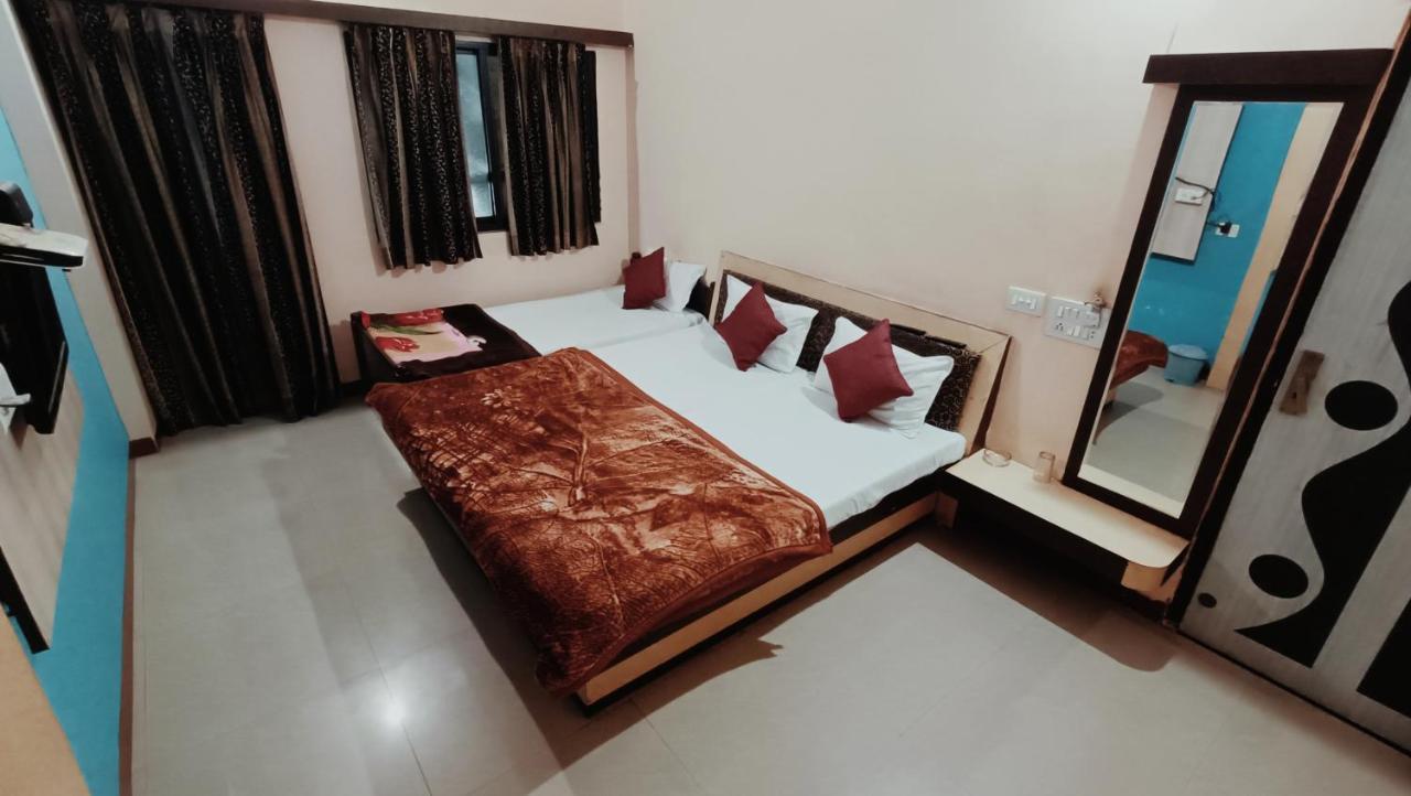 Hotel Chaitanya Maheshwar 외부 사진